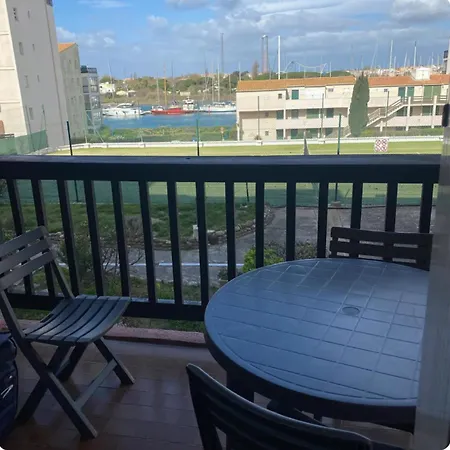 Le Cap D Piscine Et Tennis